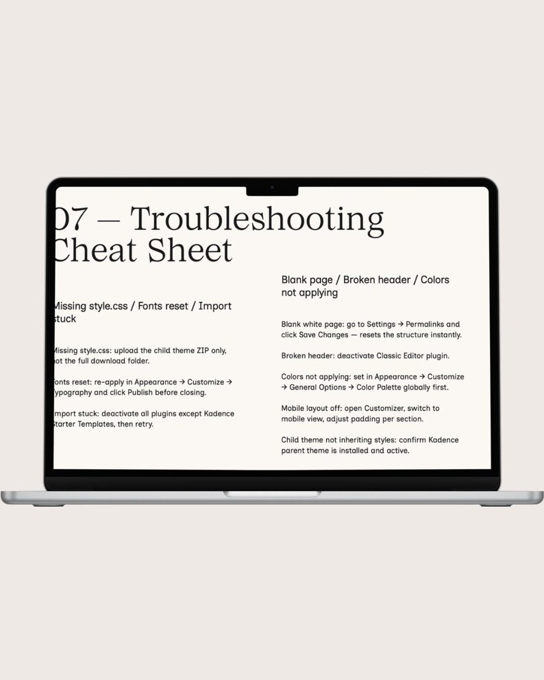 K&ouml;nnte beinhalten: Ein Laptop mit einem "Troubleshooting Cheat Sheet" mit L&ouml;sungen f&uuml;r Website-Probleme. Der Bildschirm zeigt Text zu fehlenden Stilen, Schriftart-Resets, leeren Seiten und Farbproblemen. Der Laptop ist silberfarben.
