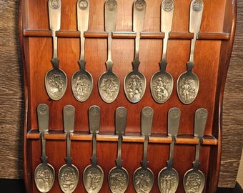 Juego de 13 cucharas de peltre originales de las colonias americanas de Franklin Mint, año 1976, con...