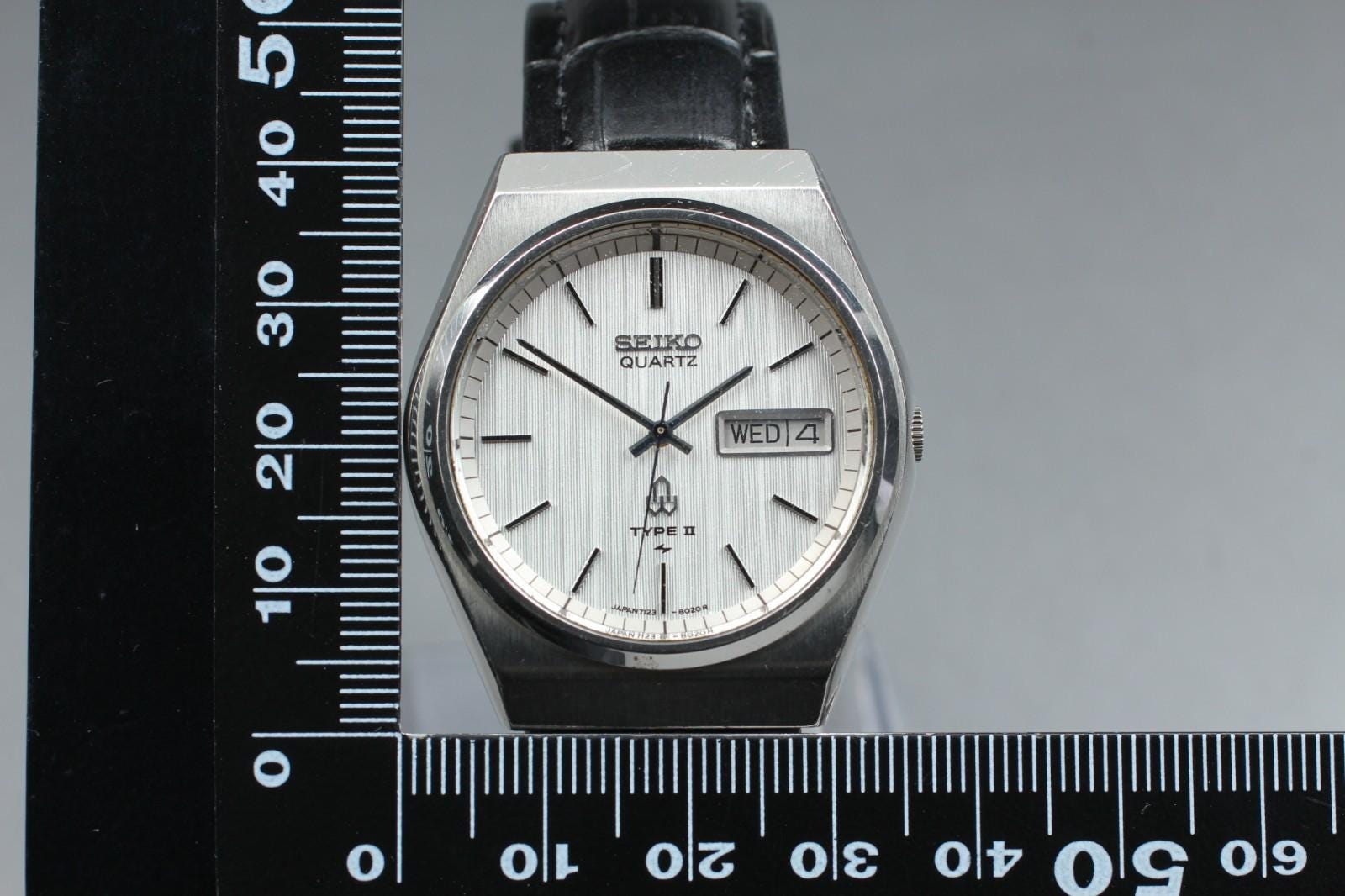 Vintage Seiko Type II 7123-8010 Silver 36mm Day Date Men's Quartz
