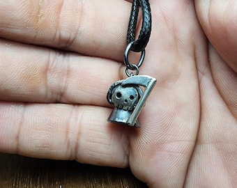 Kleiner Sensenmann-Anhänger, Halskette aus Sterlingsilber, handgefertigter gotischer Schmuck aus oxidiertem Silber