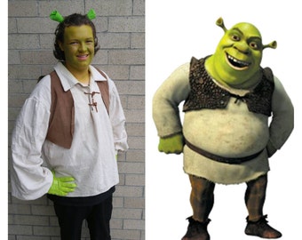 Upcycled Shrek el traje de ogro musical, camisa medieval, chaleco de ante marrón con corbatas, pantalones, camisa y cinturón, tocado y guantes talla juvenil