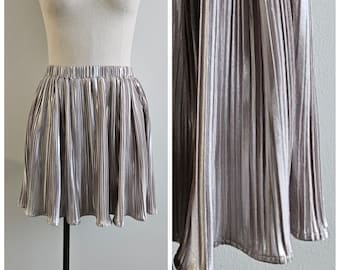 Vintage Clothing Vintage Skirt Metallic Silver Lame Pleated Skirt Midi Skater Skirt Elastic Waist, Ladies Size S/M