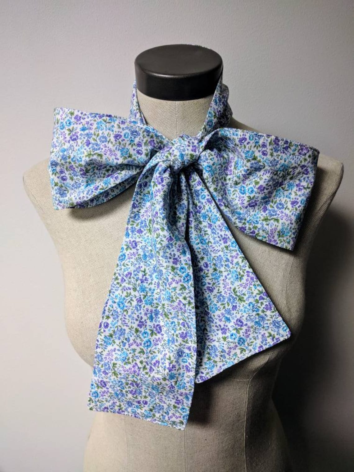 diy mad hatter bow tie