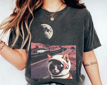 Comfort Colors Funny Cat Astronaut Moon Shirt, Cats In Space Graphic Retro Vintage T Shirt, Cat Lover Gift, Cat Tee