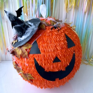 ハロウィンのカボチャのピニャータ