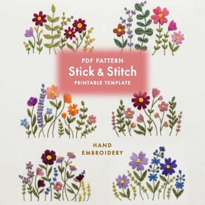 以下が含まれることがあります： 手刺繍の花柄デザインのコレクション。ピンク、紫、オレンジ、青の色合いで刺繍された花と緑の葉が特徴です。画像には「PDFパターンStick＆Stitch Printable Template」と「Hand Embroidery」と書かれています。