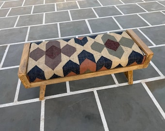Handgefertigte Kilim Polsterbank, rustikale Holzbank Sitz, südwestlichen Ottoman, Boho Möbel für den Eingangsbereich, Stammesdekor