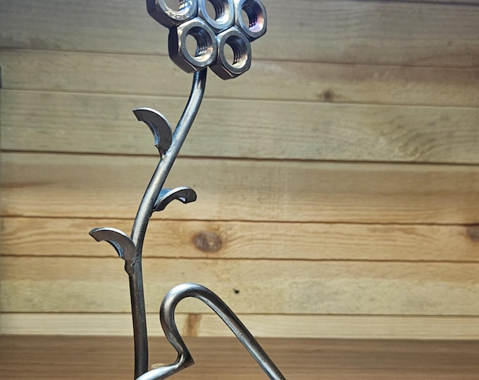 metal nut Flower With Heart ornament