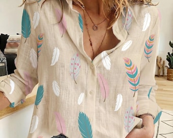 Shirt met boho-verenprint voor dames, blouse met pastelblauwe roze veren, westerse stijl button-down top, casual linnen look met lange mouwen
