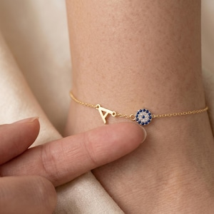 Anpassad fotlänk med onda ögonens initialer, personlig fotlänk med bokstav, elegant förgylld silverfotlänk, minimalistiska onda ögonsmycken, present till kvinnor
