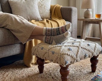 Small Ottoman Footstool: Solid Pouf Stool With Wooden Or Plastic Feet. SD