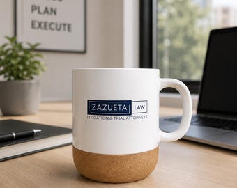 Taza de cerámica personalizada con base de corcho y nombre grabado a medida (355 ml)
