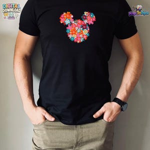 Blommig t-shirt med Musse Pigg-huvud, Disney-blommotiv PNG-nedladdning bild 6