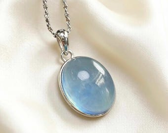 Colgante de aguamarina natural con cabujón / Plata de ley 925 / Collar de cristal para la sanación del chakra de la garganta / Piedra de nacimiento de marzo