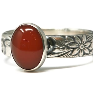 Carnelian Ring Flower Pattern Vintage Silver