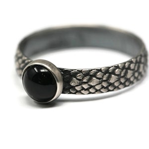 Black Onyx Ring Dragon Scale Pattern Vintage Silver - 6mm