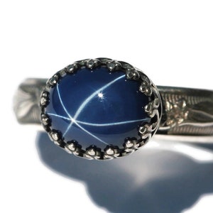 Blue Star Sapphire Ring Blooming Flower Crown Vintage Silver E-W - 10x8mm Lab Created