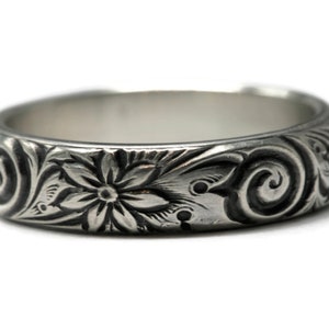 Sterling Silver Flower Pattern Band