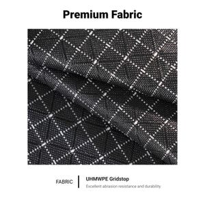 Pu&ograve; includere: Primo piano di un tessuto nero con un motivo a griglia bianca. Il tessuto &egrave; strutturato e piegato. Il testo "Premium Fabric" &egrave; in alto e "FABRIC | UHMWPE Gridstop" in basso.