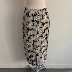 Norma Kamali 1980s Rayon feather print pencil skirt with kick pleat image 1