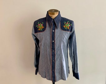 Vintage 1970s Bodygear by Parkley western 2 tone chambray shirt with embroidery-size L