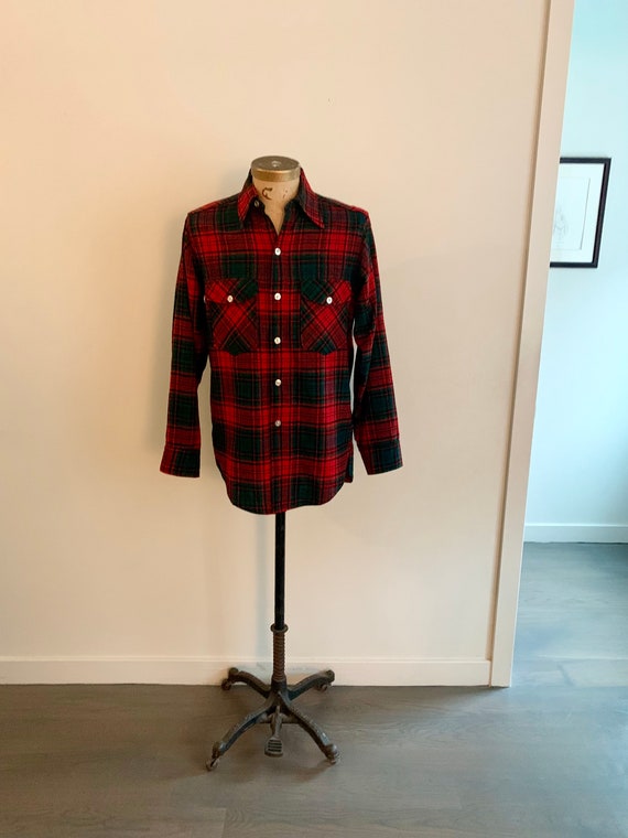 Mens Woolrich red plaid wool/nylon button down shi