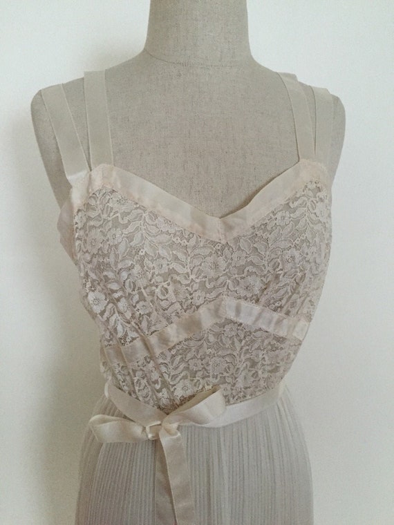 Lovely detailed sheer negligée - image 1