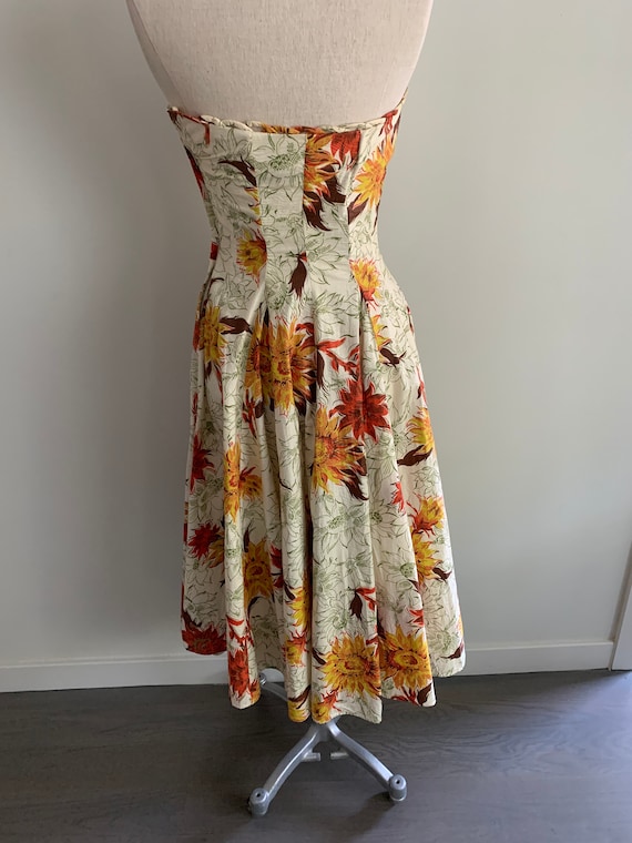Fabulous 50s strapless cotton sunflower print dre… - image 7