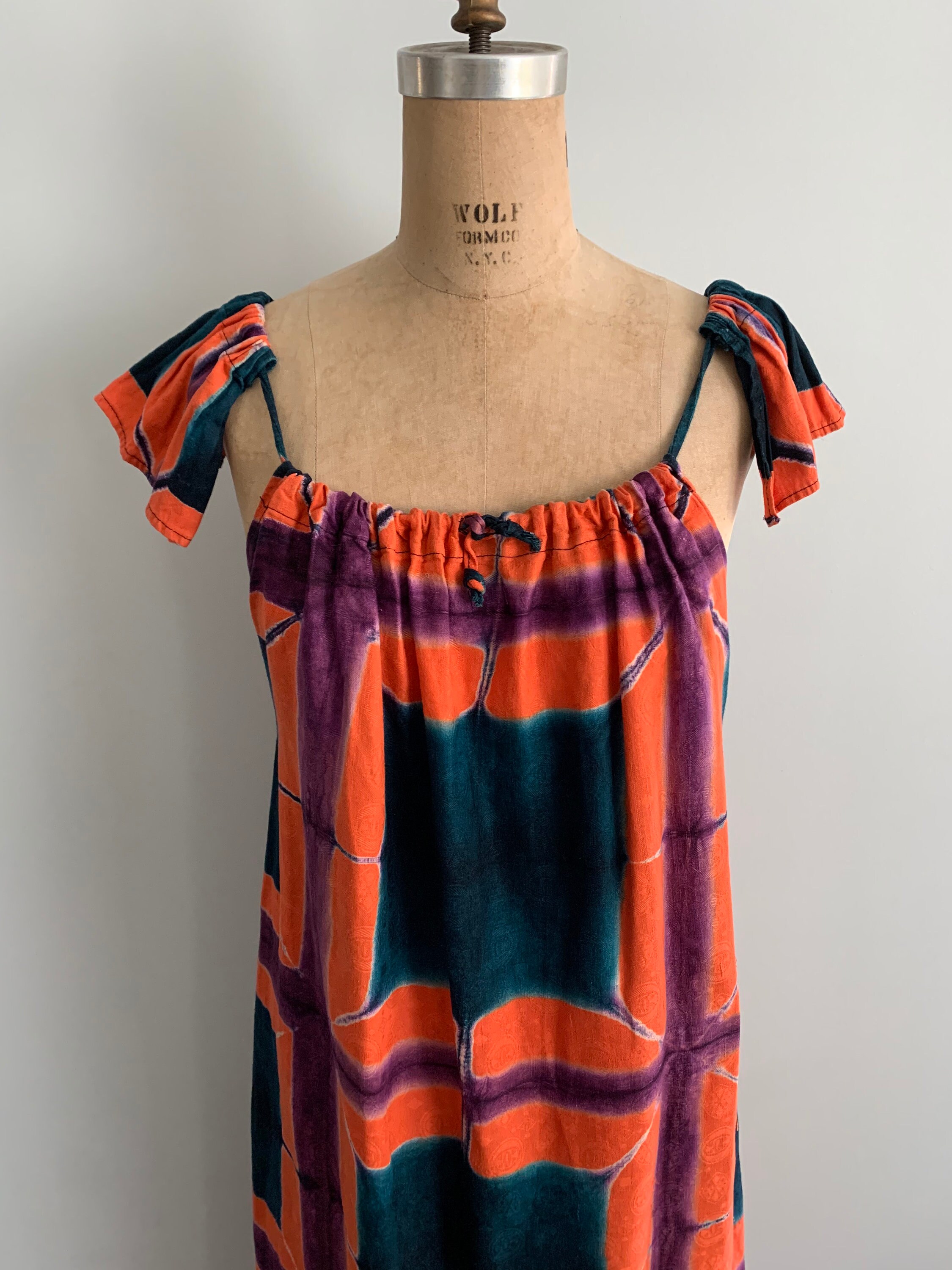 Vibrante batik/tie dye sundress-size M/L - Etsy España