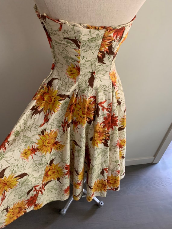 Fabulous 50s strapless cotton sunflower print dre… - image 9