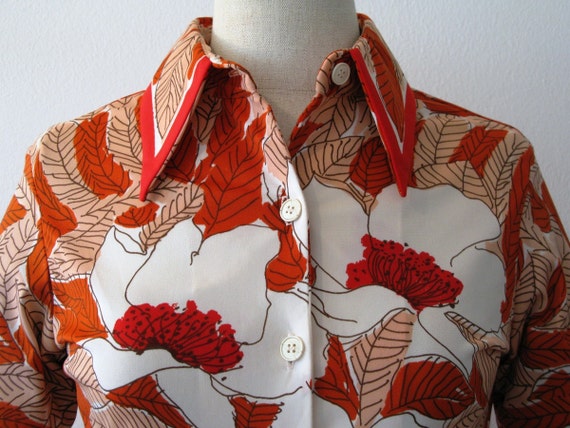 1970's Vera Rust/Beige Floral Nylon Blouse-Size M - image 1