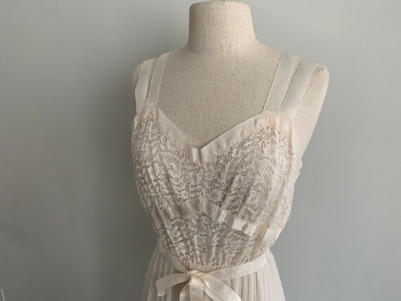 Lovely detailed sheer negligée - image 7