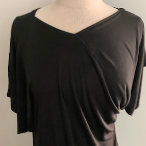 Stunning Jean Muir Black Rayon Jersey Knit Asymmetrical Dress-Size 10 US image 8