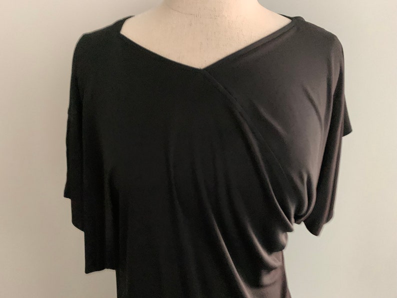 Stunning Jean Muir Black Rayon Jersey Knit Asymmetrical Dress-Size 10 US image 8