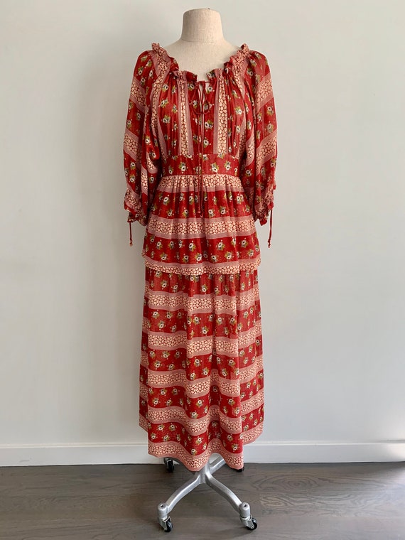Gorgeous 1970s floral peasant dress