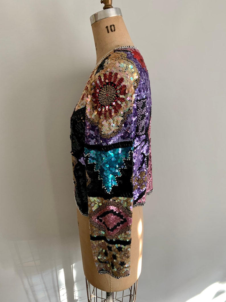 Striking abstract beaded and sequined short evening jacket. Size S image 4