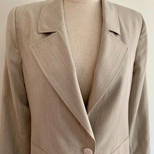 Valentino Boutique vintage 1980s lightweight tan wool blazer-size S/M image 5