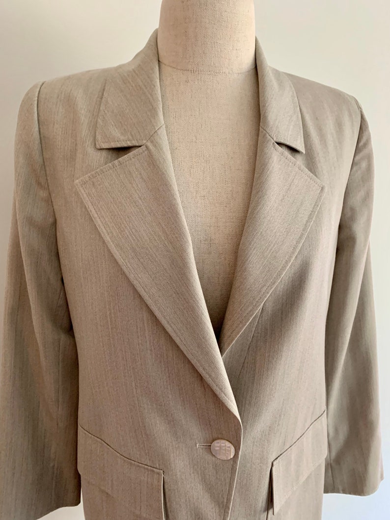 Valentino Boutique vintage 1980s lightweight tan wool blazer-size S/M image 5