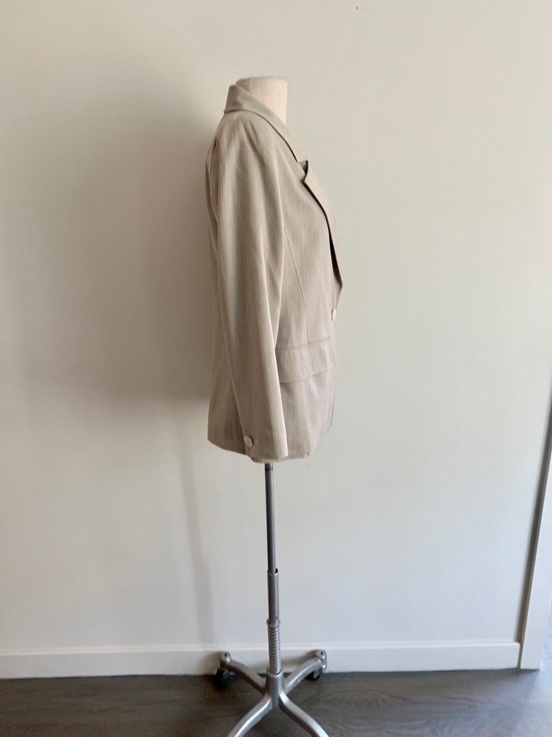 Valentino Boutique vintage 1980s lightweight tan wool blazer-size S/M image 4