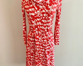 DVF- cowl neck cotton/rayon red and white floral print knit dress-size S (marked 10)