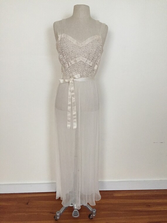 Lovely detailed sheer negligée - image 5