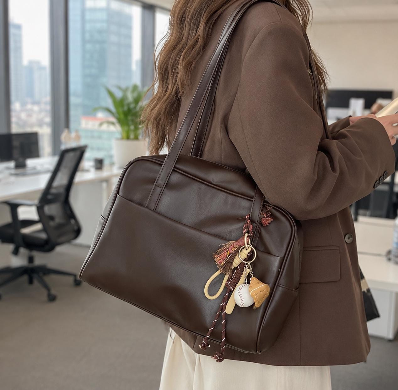 BUKESIYI Sac à Main Femme Élégant Bandoulière En Cuir PU – Grand Format Tendance, Multi-positions FR77348
