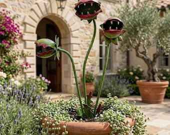 Metal Venus Flytrap Garden Stake, Gothic Carnivorous Plant Sculpture, Whimsical Yard Art