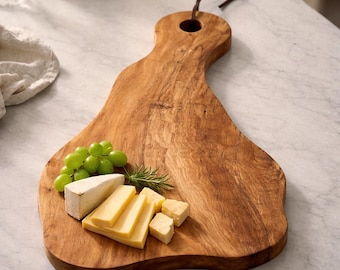 Servierbrett aus Olivenholz | Käse | Handarbeit | Brotbrett | Wurstwaren | Küchen Dekor