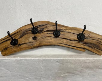 Rustikale Hutablage aus Olivenholz mit 4 Haken | Handgemachter Mudroom & Eingangsorganisator | Altholz Wandhaken aus andalusischem Olivenholz