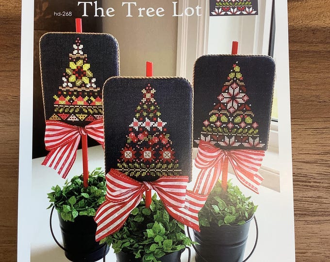 Christmas Cross Stitch Chart: The Tree Lot Ornament Design, Hands on Design