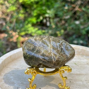 Polished Green Jasper River Rock with Chalcedony Veining – Earthy Crystal Display Stone