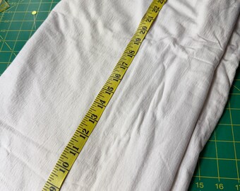 Camiseta de tela color blanco roto lavada: suave, elástica, 60" x 95"