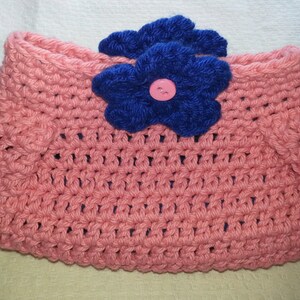 Crochet pouch, make up bag, travel bag, handmade purse, magnetic closure bag