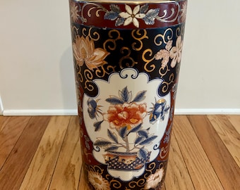 Vintage Japanese Imari Decorative Porcelain Umbrella Stand